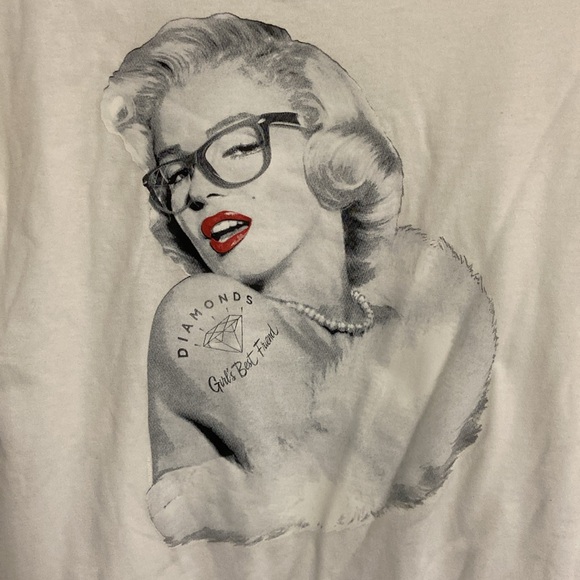 New Marilyn Monroe Gildan White Short Sleeve Tee Pinup Rockabilly SZ SMALL - Picture 2 of 4